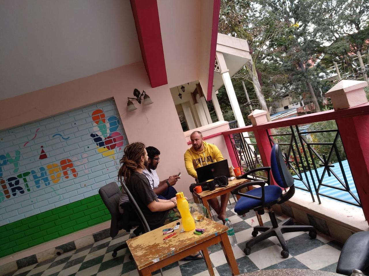 Hackerpacker Backpackers Hostel Bangalore Exteriör bild